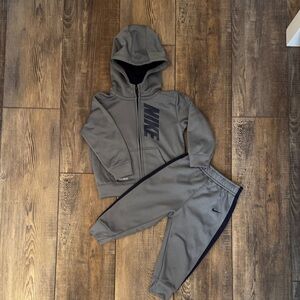 Nike Toddler Gray Hooded Zip Sweatshirt and Jogger Set - Size 18M